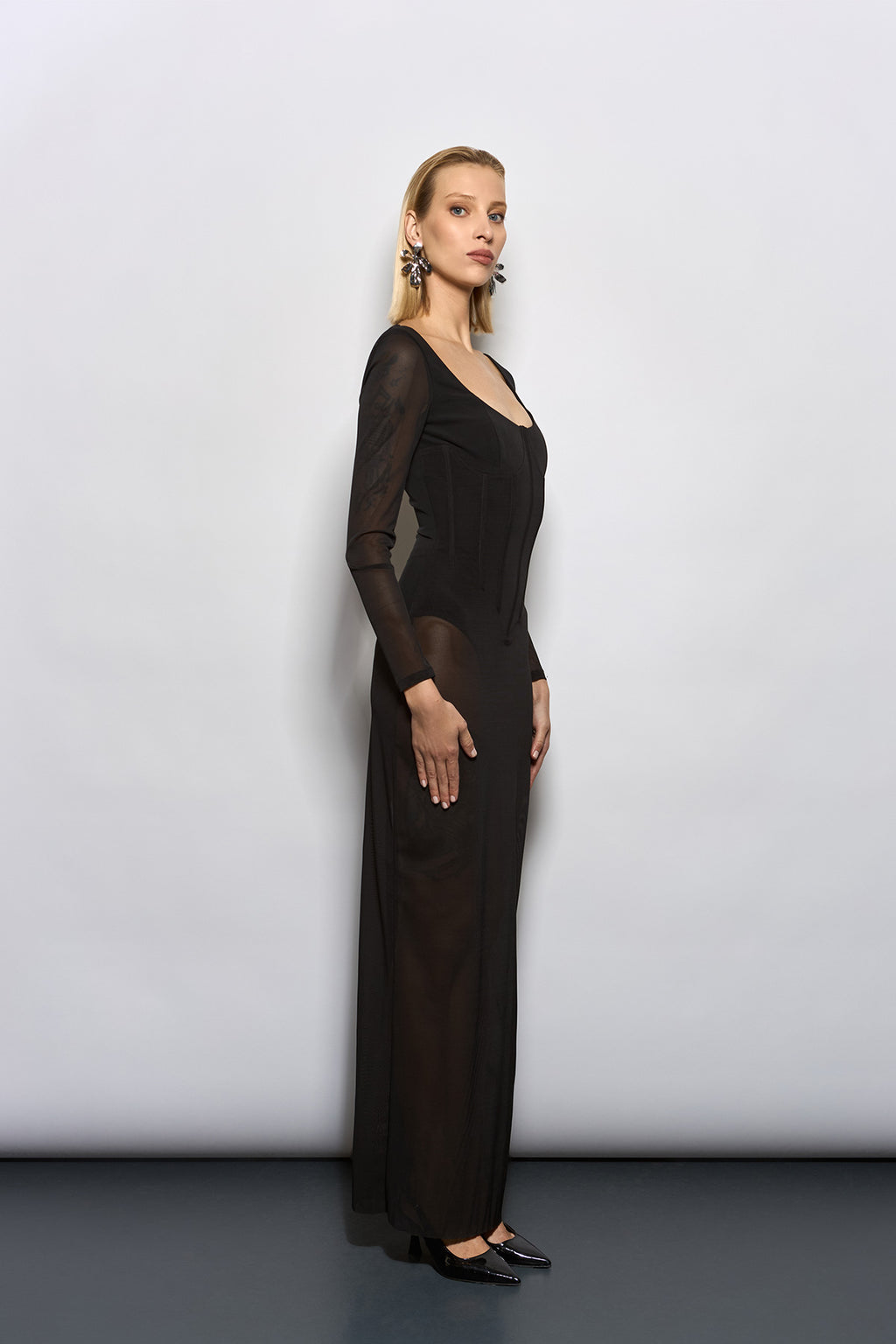 KORSE DETAYLI SİYAH TÜL ELBİSE