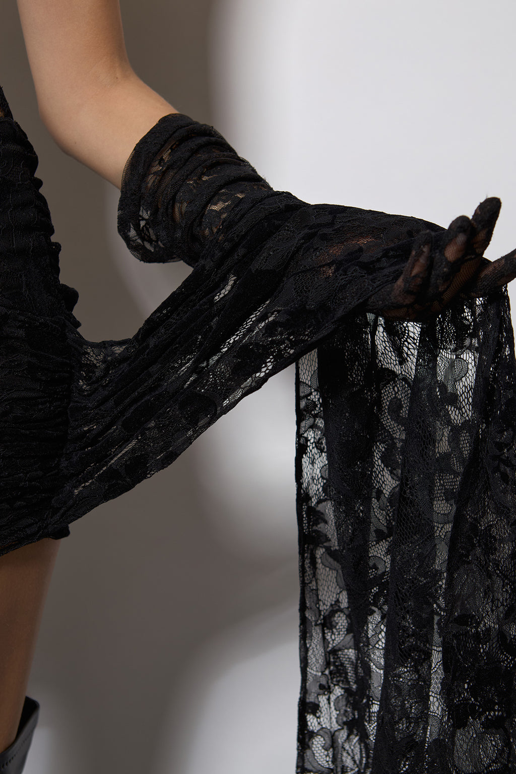 SİYAH DANTEL KORSELİ DRAPE ETEK DETAYLI MİNİ ELBİSE